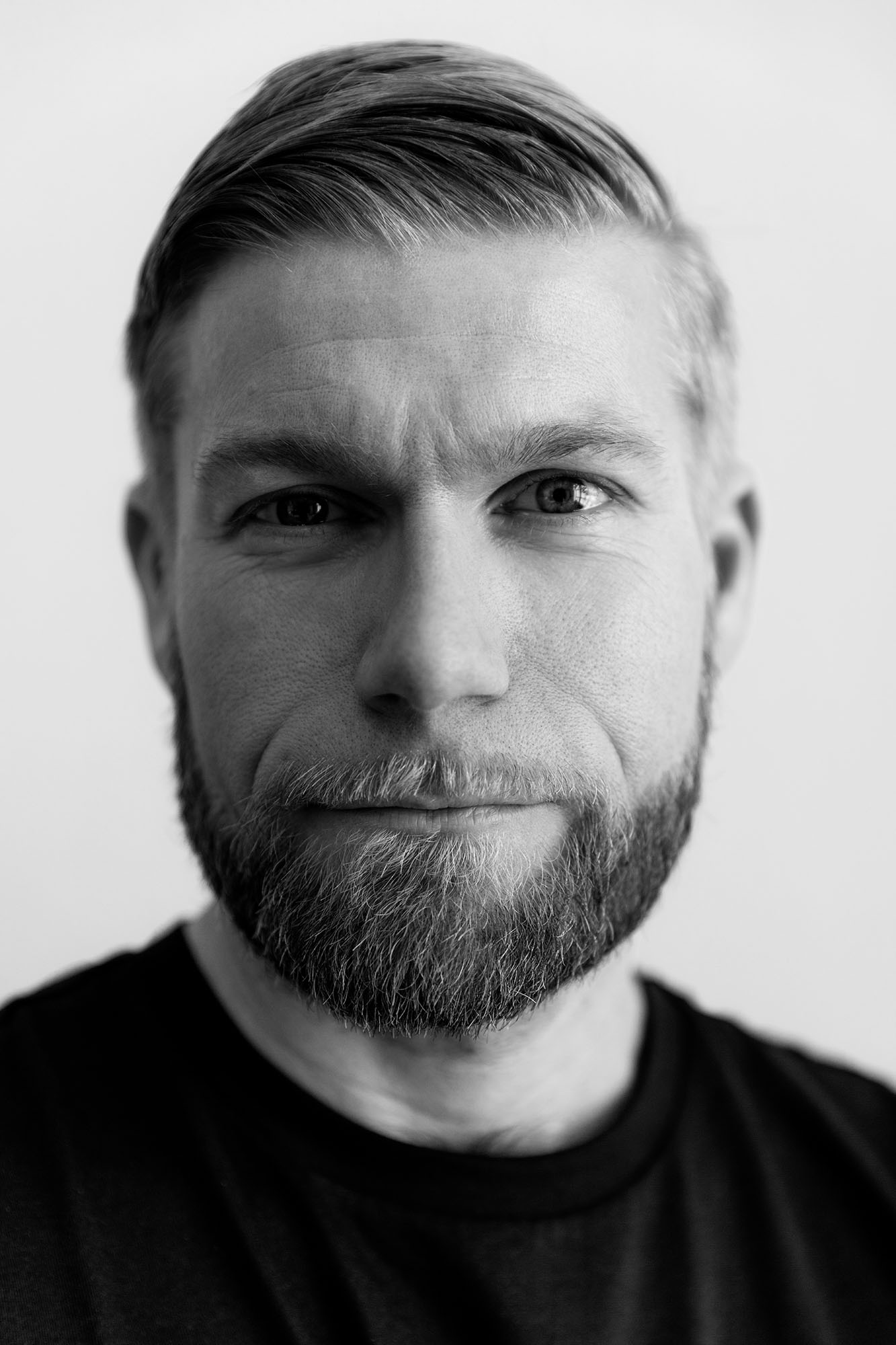 MENU_JonasWagell_DesignerProfile_Depicolzuane_04_bw_1333x2000